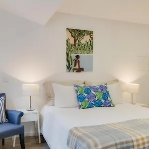 https://casa-da-praca-double-room-by-casas-na-iha.madeira-islandshotels.com