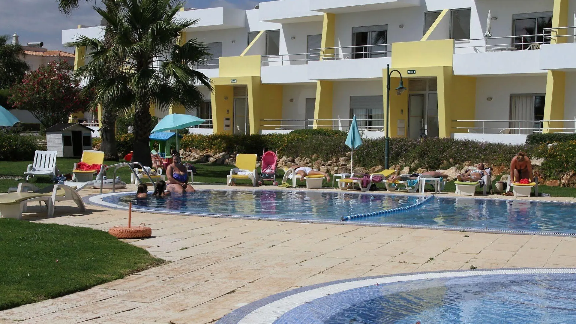 Apartamentos Santa Teresinha Alvor Aparthotel